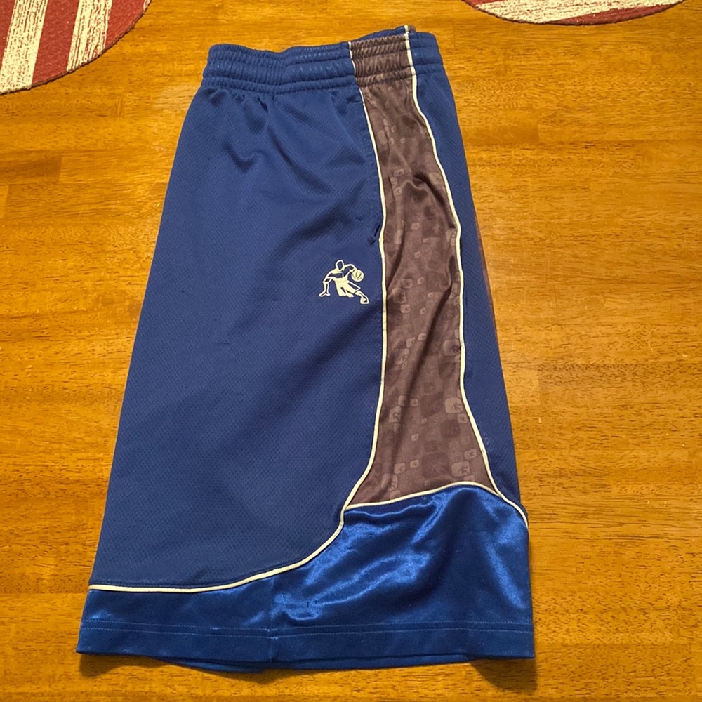 Men’s And1 Shorts Size Large